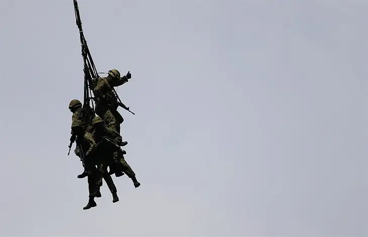 Japanese Soldiers: Fighting Strapped to a Helicopter