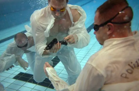 German Special Police Forces: Underwater Gunsmithing