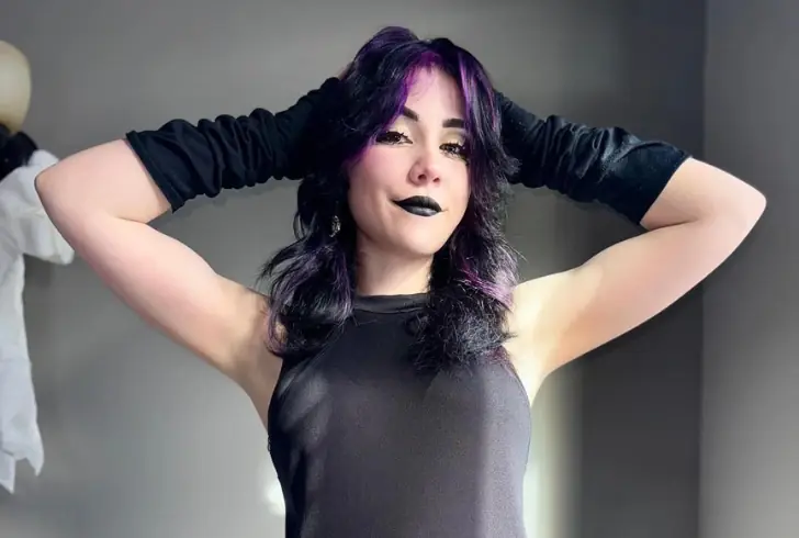 Gothic makeup styles can range from subtle and romantic to bold and avant-garde.