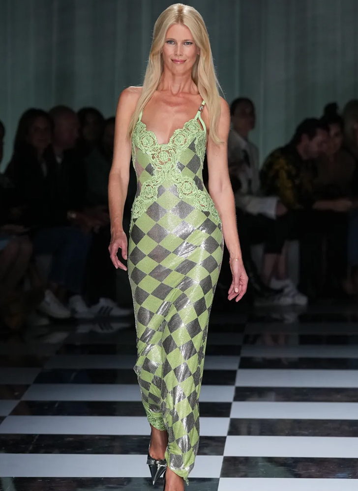 Claudia Schiffer – 5’11”, 128 Pounds